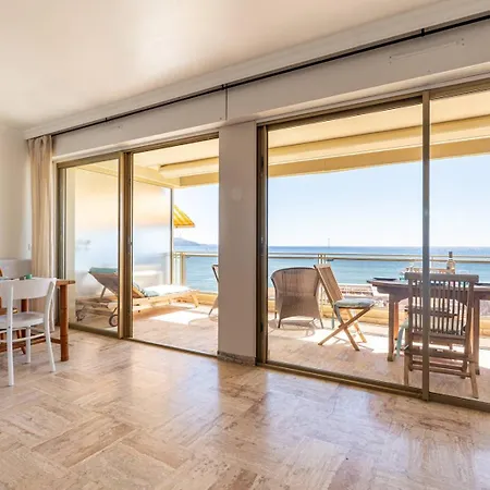 Le Thalassa * Le Lavandou