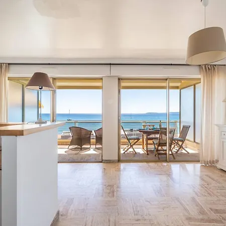 Le Thalassa * Le Lavandou
